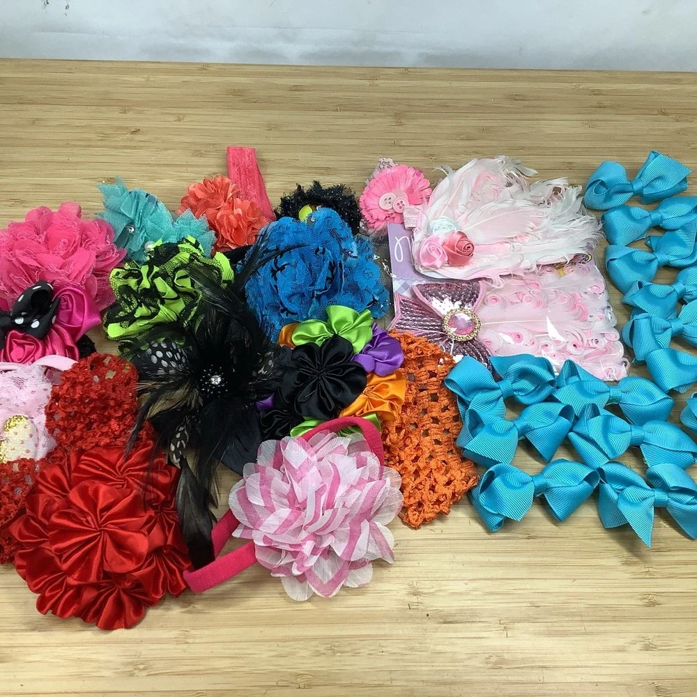 Lot Of 28 Assorted Girl Hair Bows Ribbon and Alligator Clip